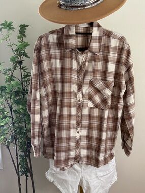 BE COOL Brown and Cream Plaid Button-Down Shirt new flannel